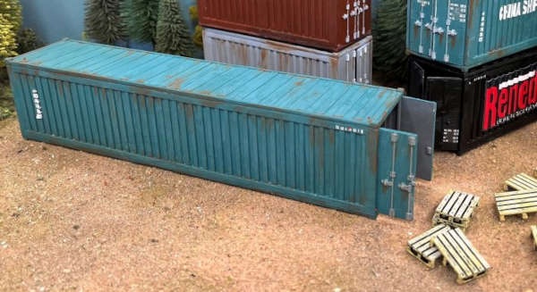 Shipping Container & Pallets (40FT)